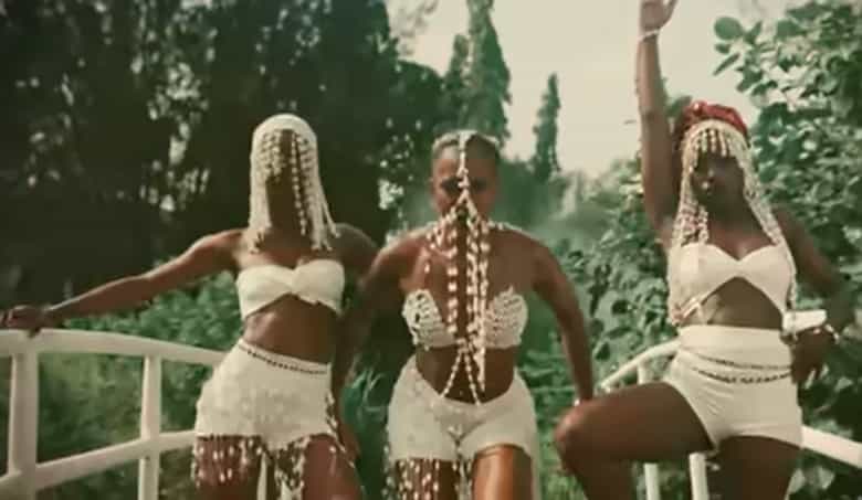 Yemi Alade, Dancina